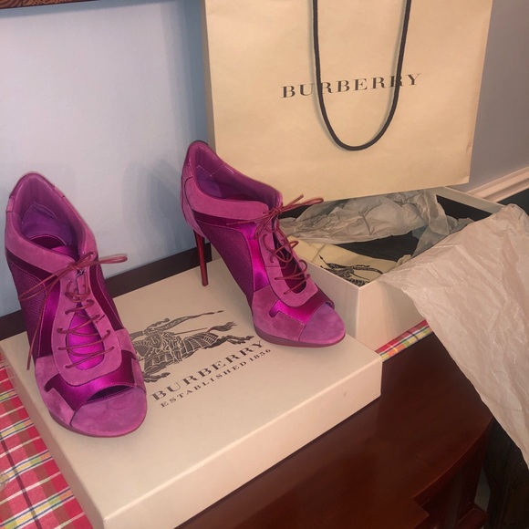 Burberry London Fashion Platform peep Toe Bootie - Picture 3 of 8